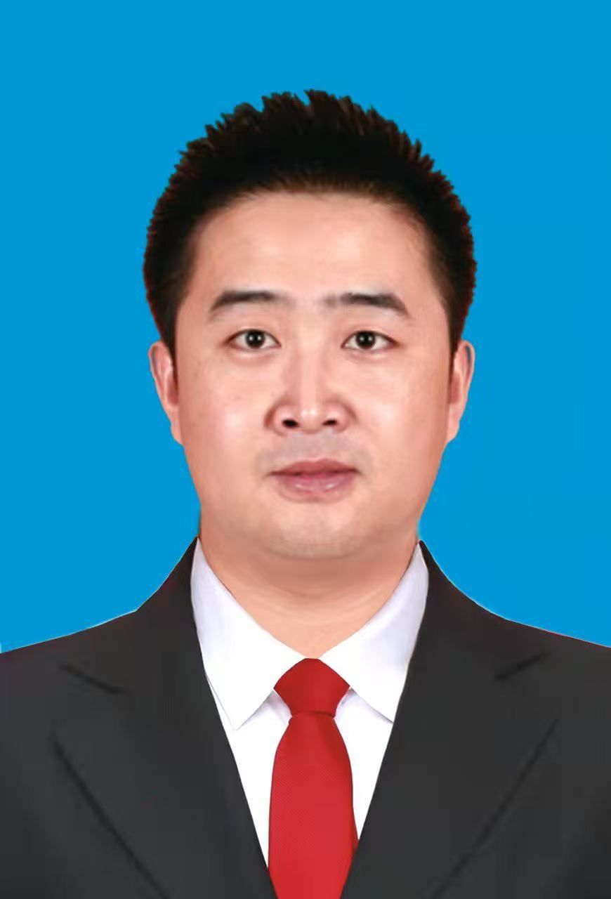 李  飞